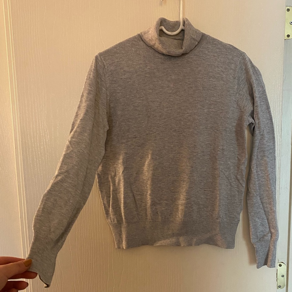 Basic soft gray turtleneck sweater, size M, H&M